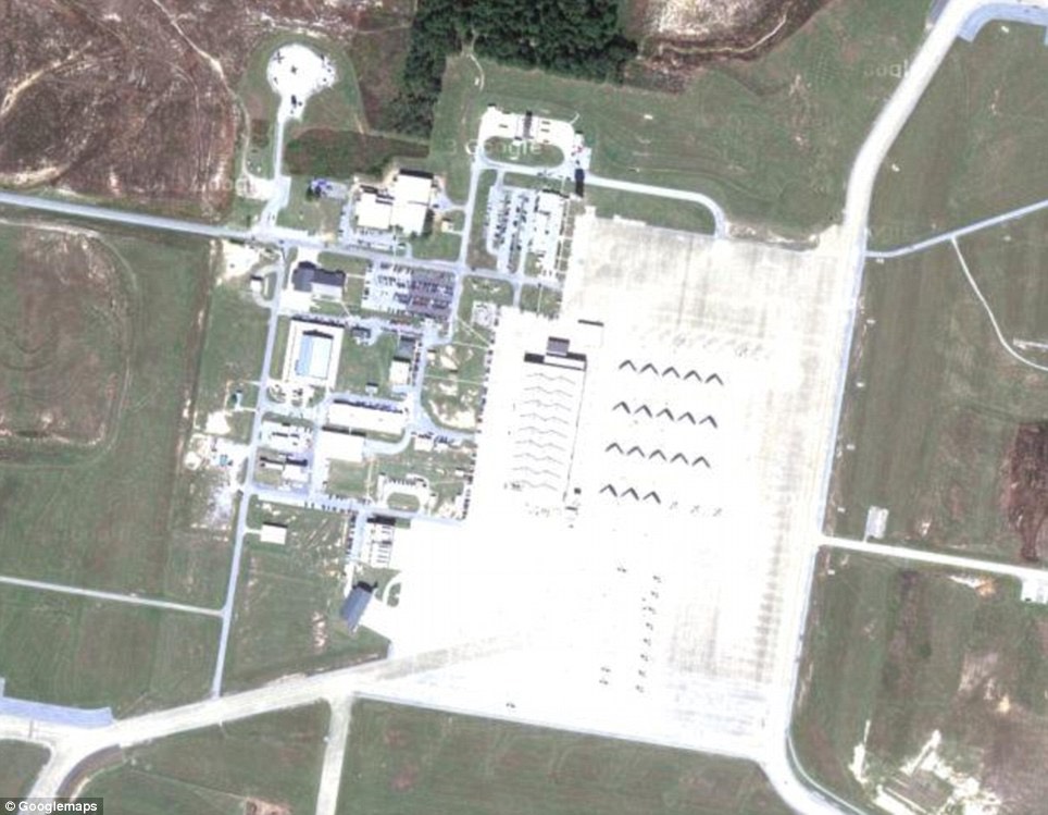 15. article-2524082-1A1B342F00000578-528_964x749